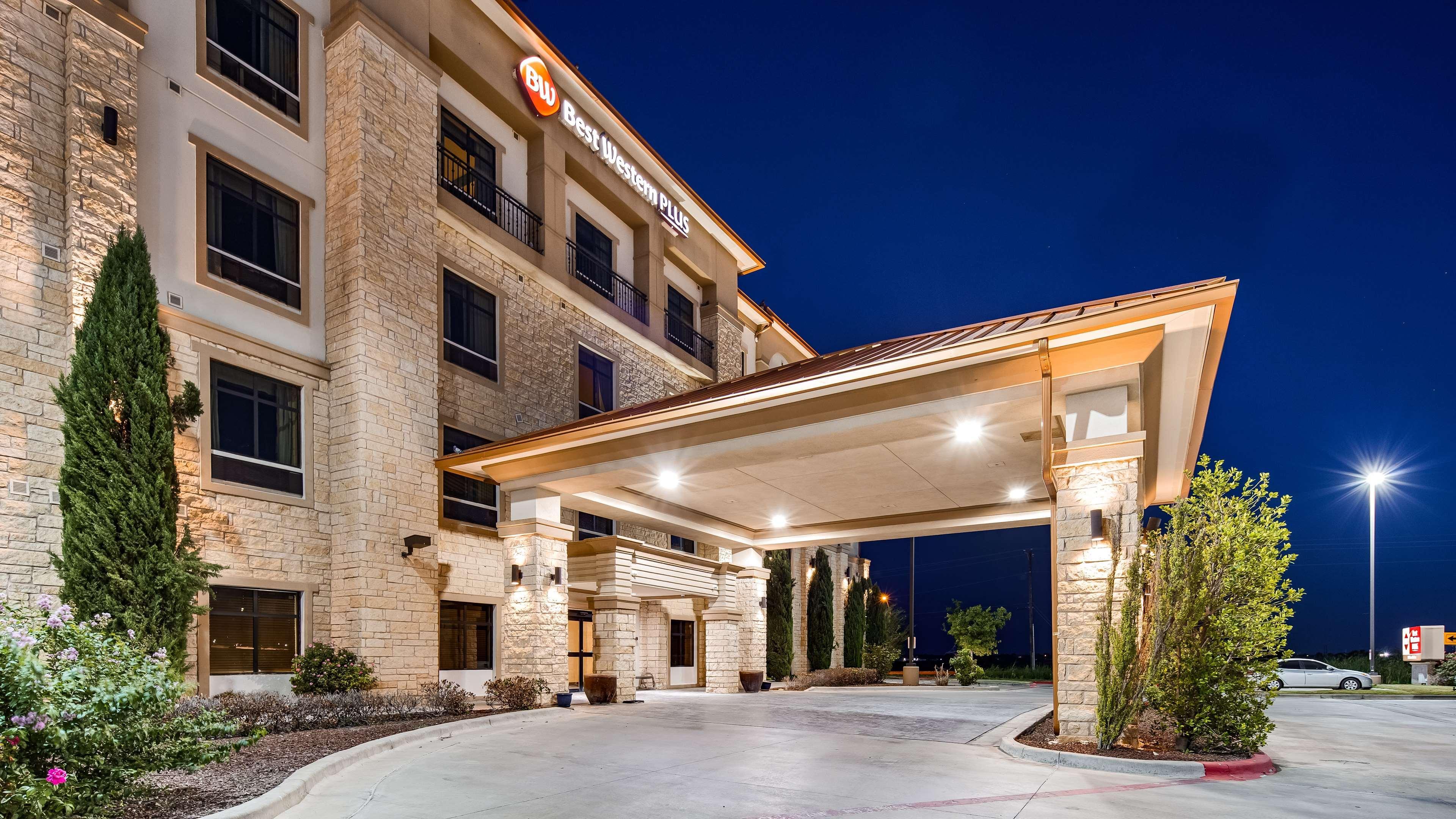 Best Western Plus Midland Suites Exteriör bild